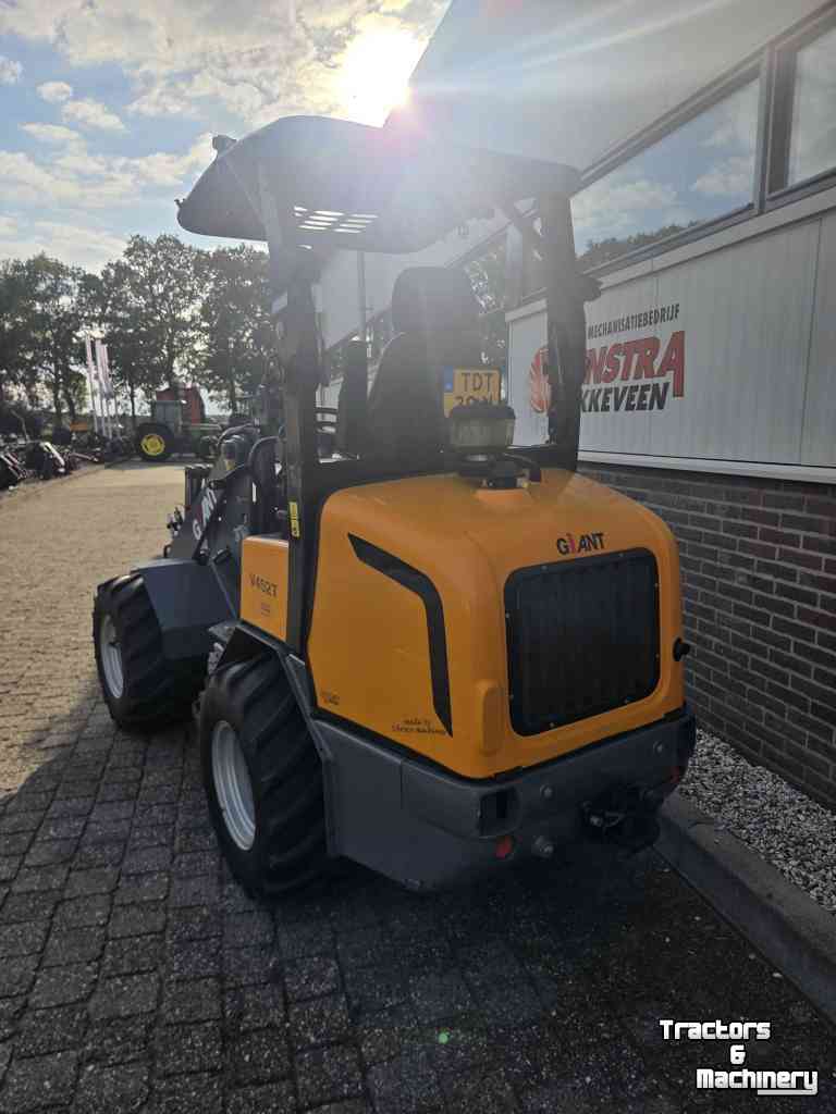 Radlader Giant V452T