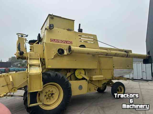 Mähdrescher New Holland clayson m 140
