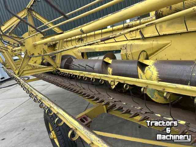 Mähdrescher New Holland clayson m 140