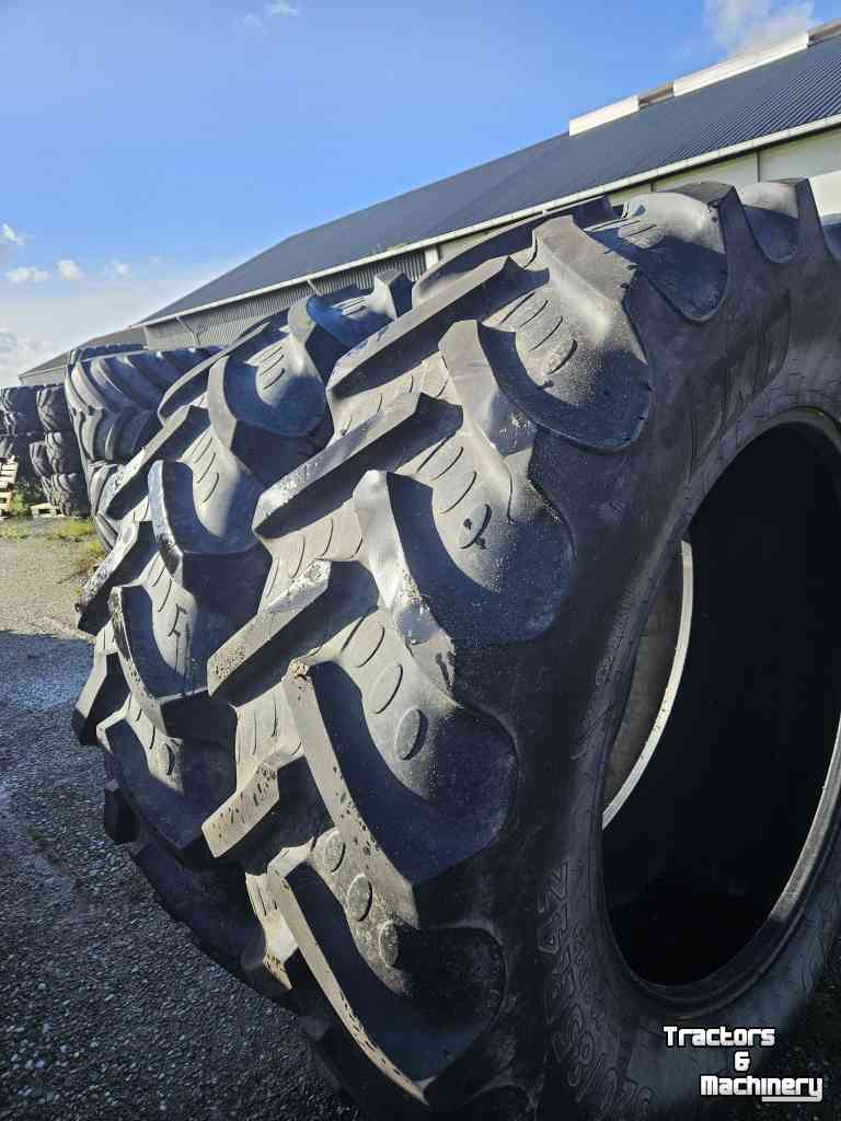 Räder, Reifen, Felgen & Distanzringe BKT 520/85R42 20.8R42