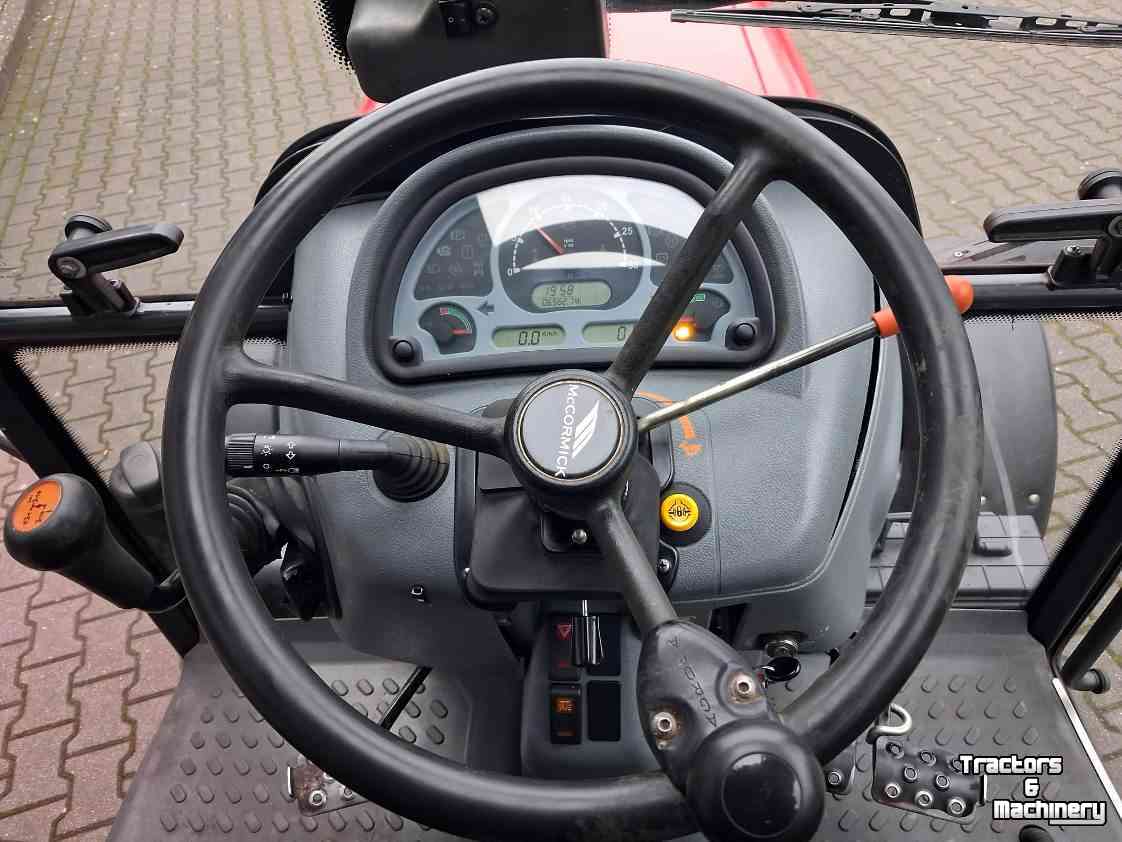 Schlepper / Traktor McCormick C-100 MAX