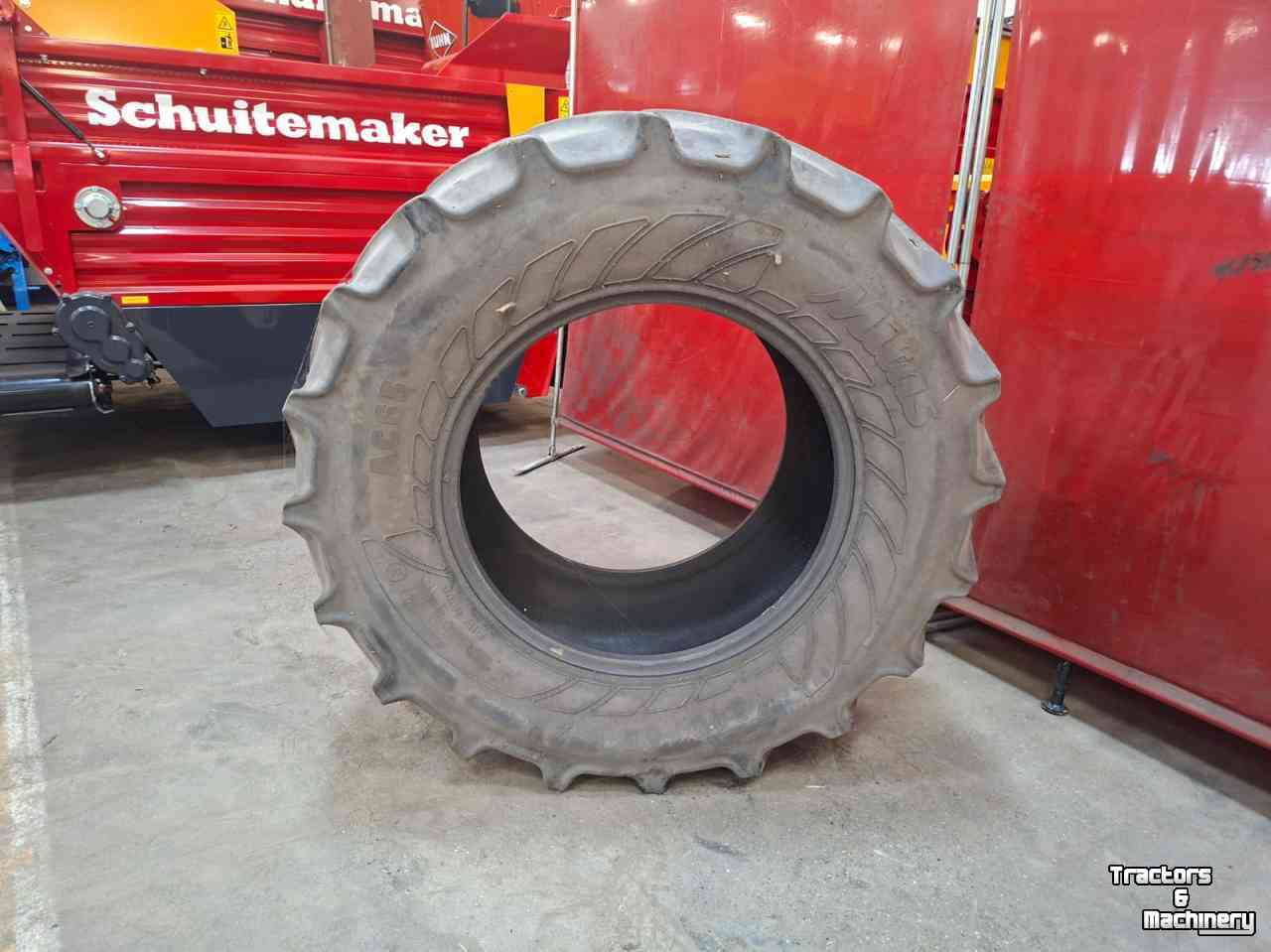 Räder, Reifen, Felgen & Distanzringe Mitas 540/65R28 AC65