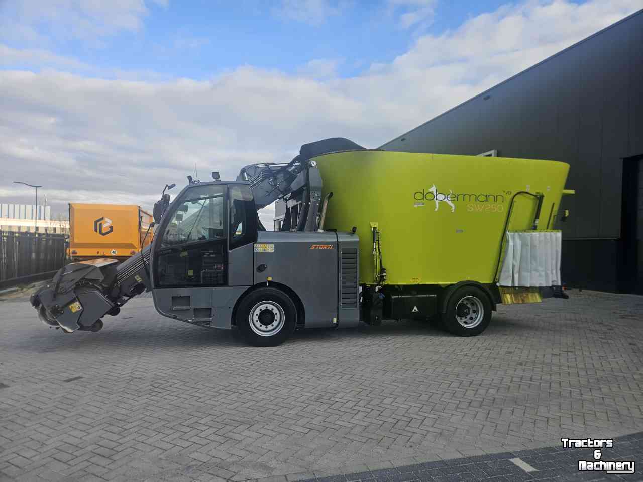 Selbstfahrende Futtermischwagen Storti Dobermann SW 250 AS EVO