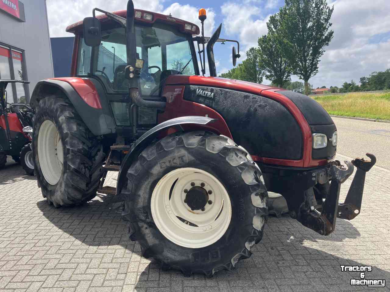 Schlepper / Traktor Valtra T130 Hitech