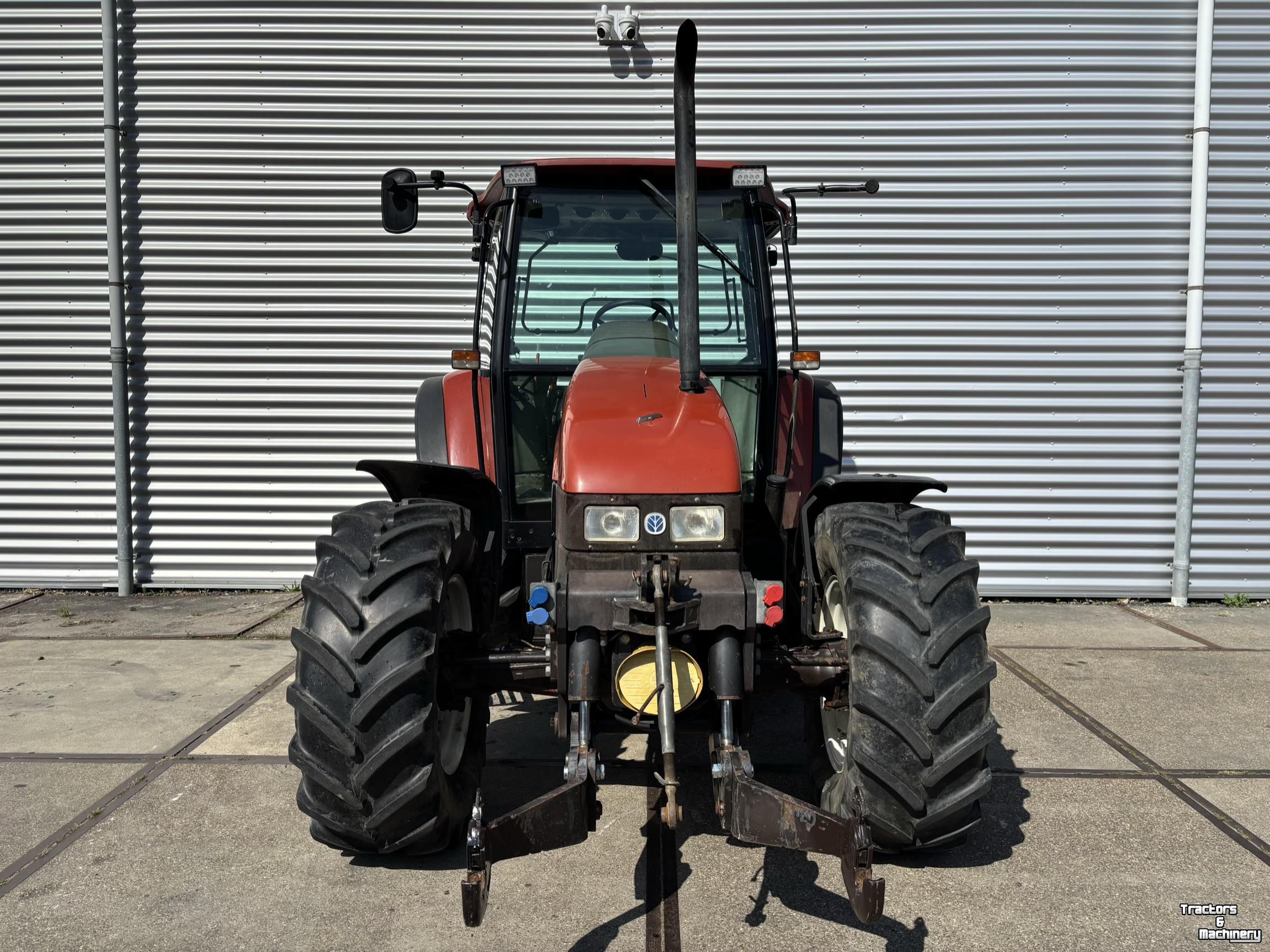 Schlepper / Traktor New Holland L75