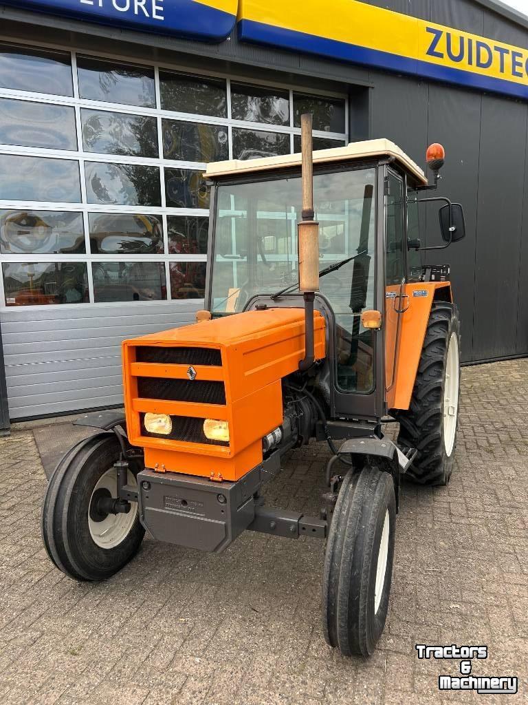 Schlepper / Traktor Renault 551