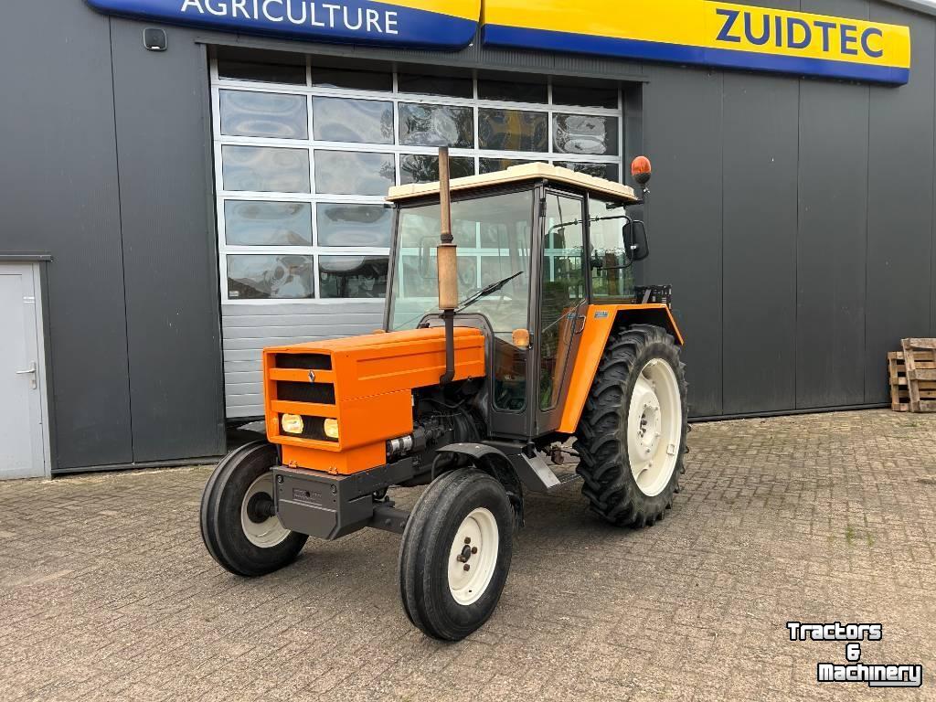 Schlepper / Traktor Renault 551