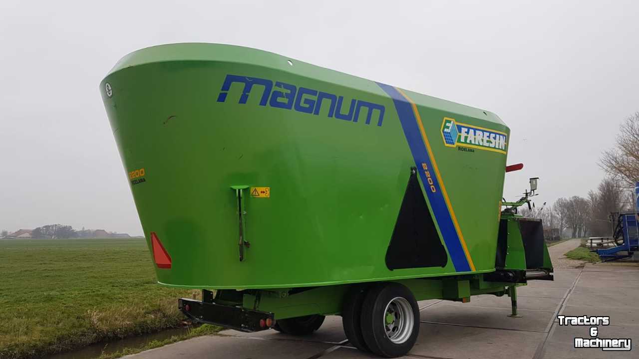 Futtermischwagen Vertikal Faresin Magnum 2200