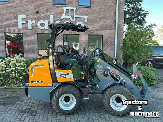 Radlader Giant G2300 HD