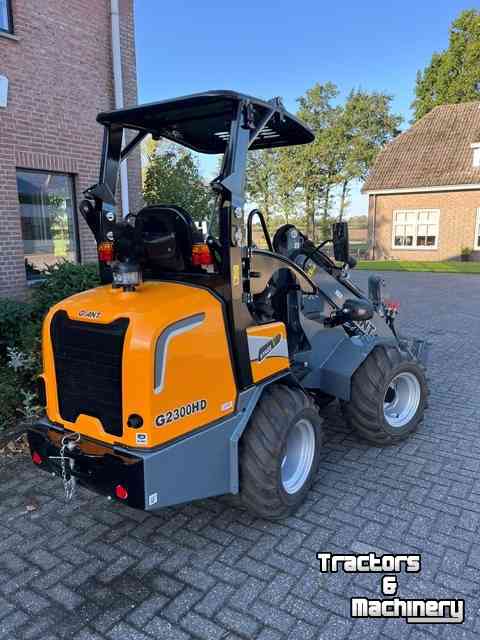 Radlader Giant G2300 HD