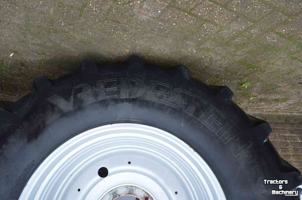Räder, Reifen, Felgen & Distanzringe Vredestein 710/70r38