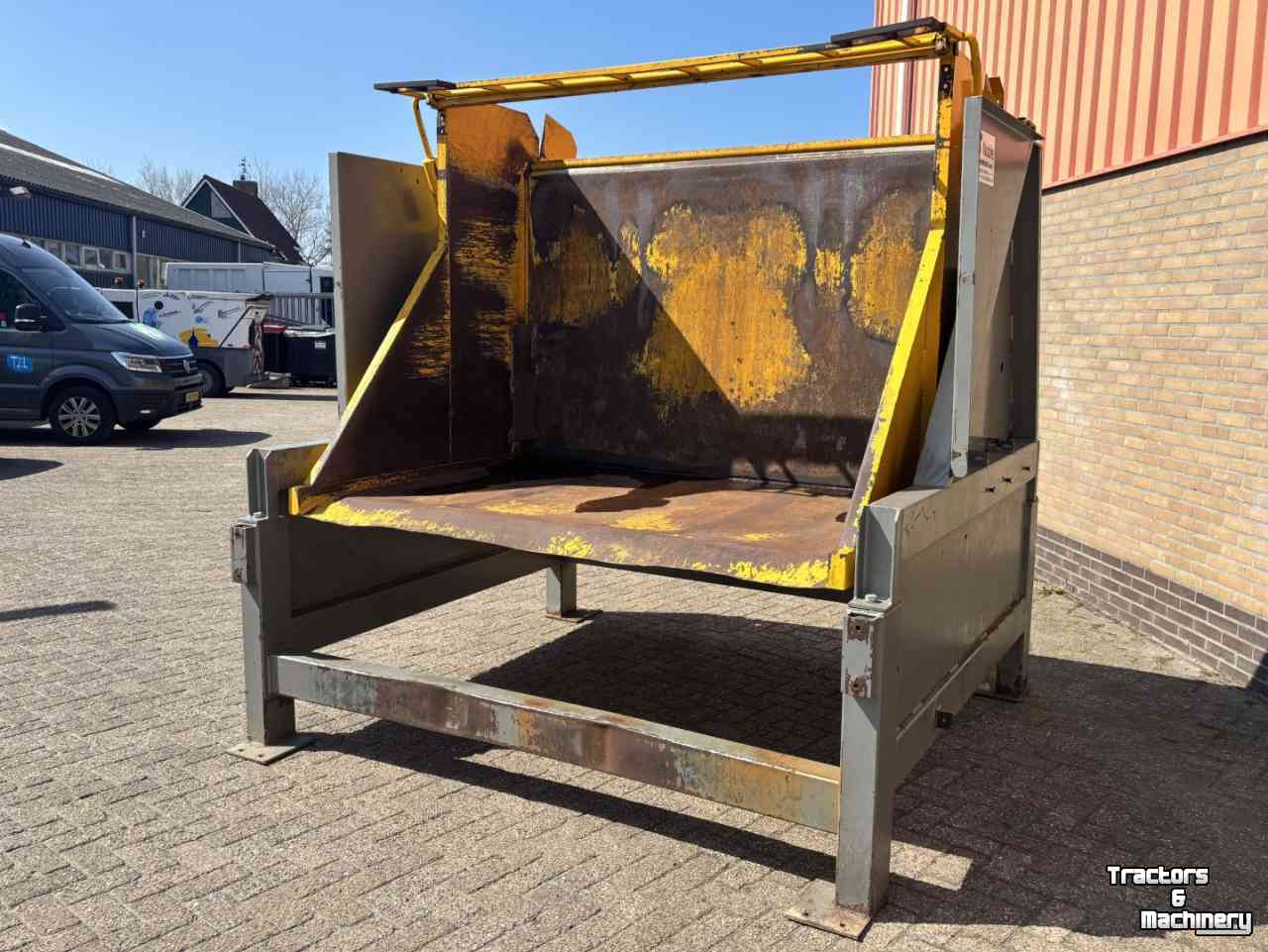 Grosskistenkantler  Noble, VI 04, kistenleger
