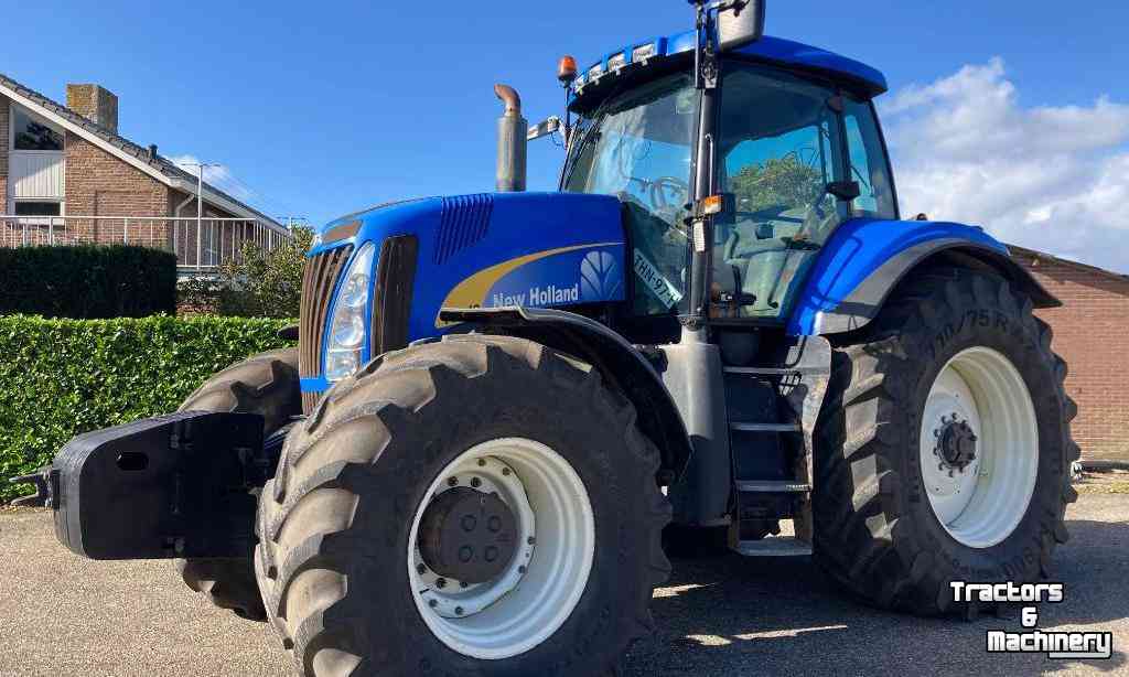 Schlepper / Traktoren New Holland T 8040 Tractor