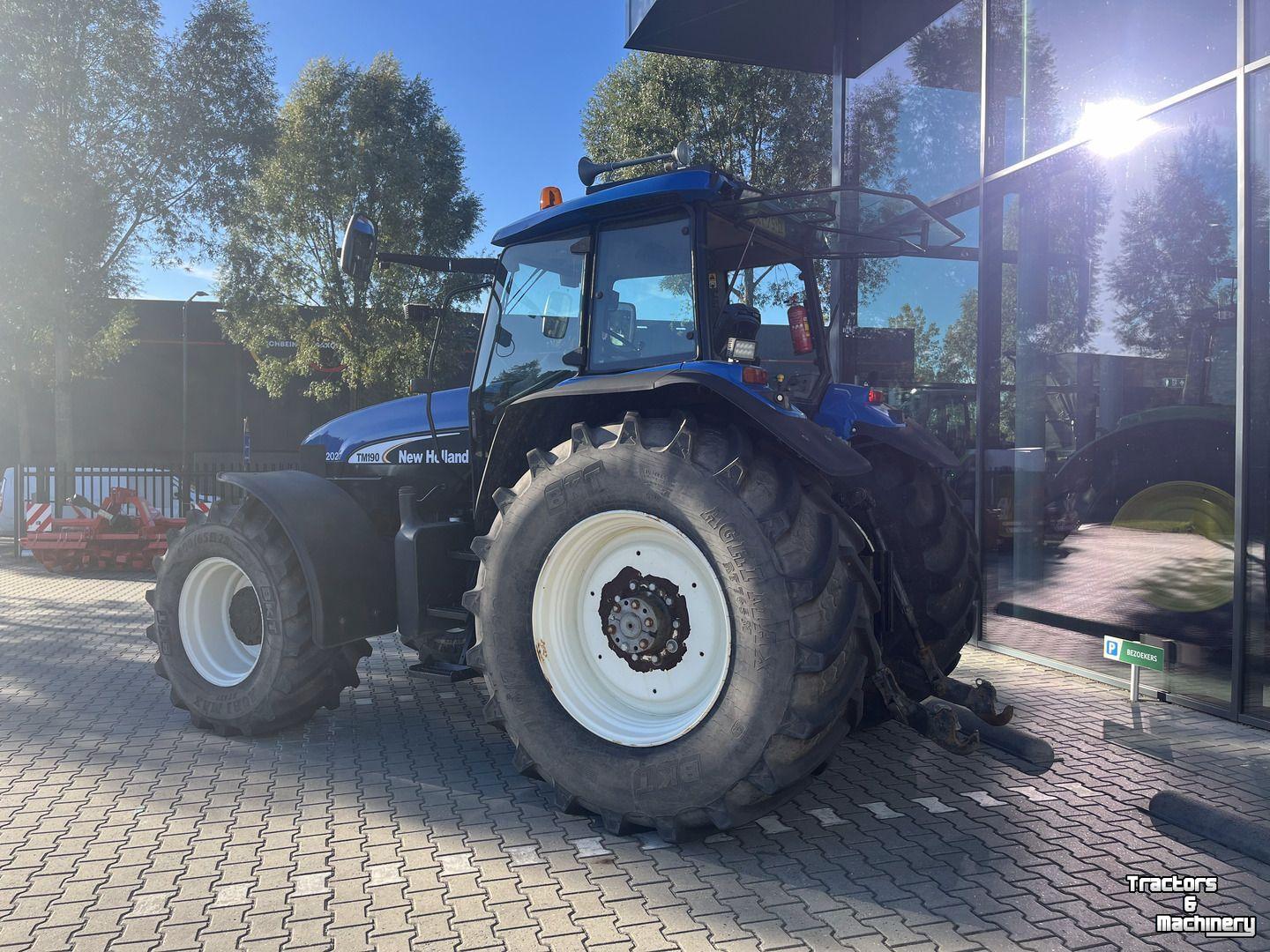 Schlepper / Traktor New Holland TM190