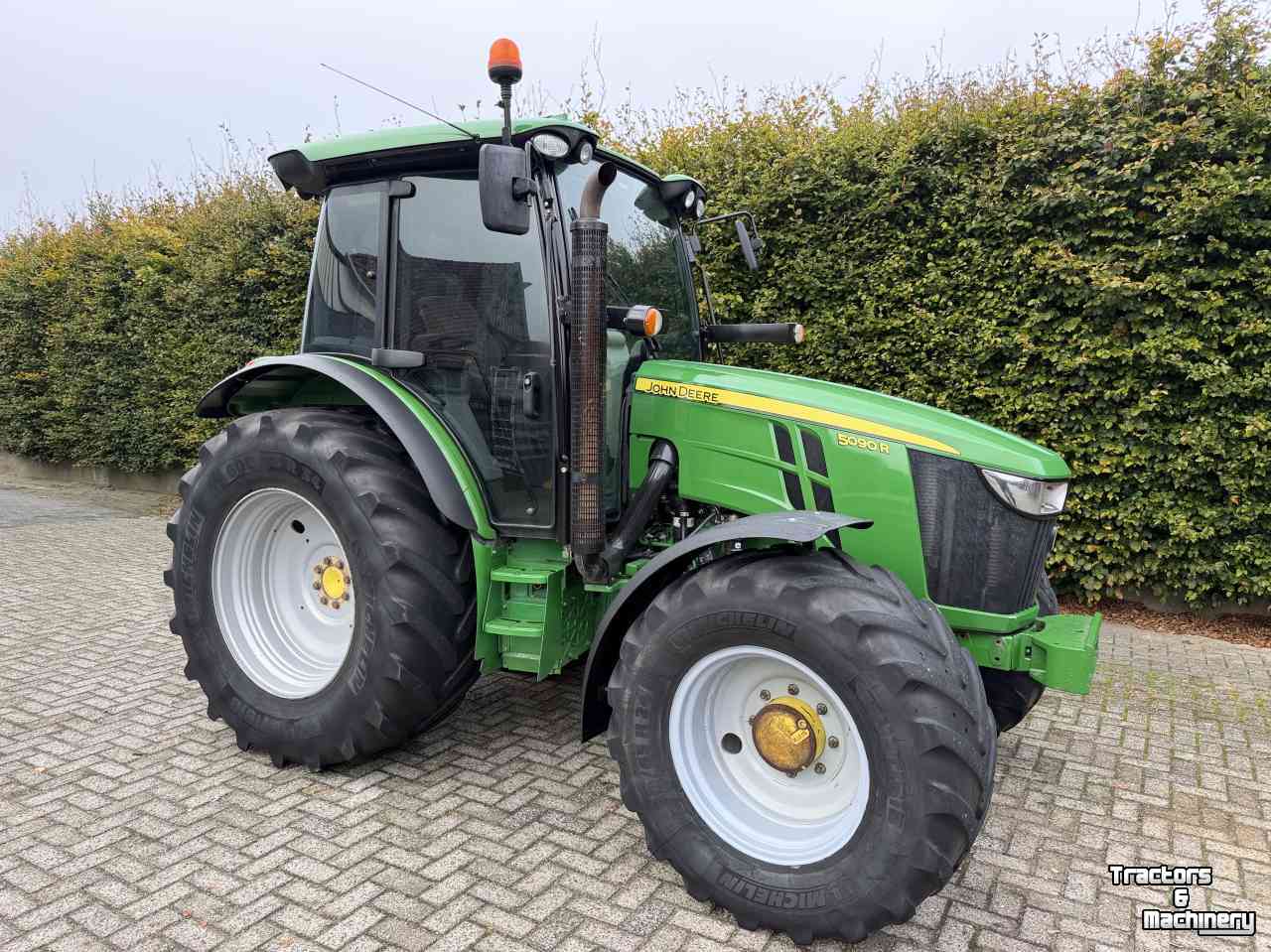 Schlepper / Traktor John Deere 5090R