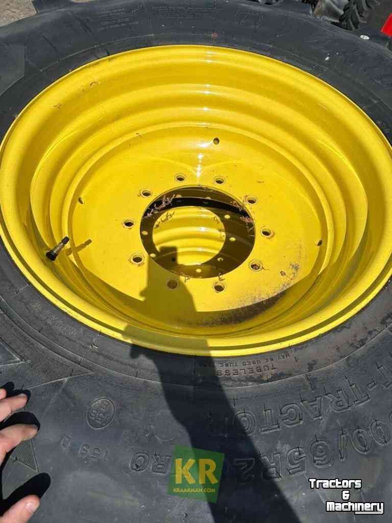 Räder, Reifen, Felgen & Distanzringe Bridgestone 600/65R28 + 710/70R38