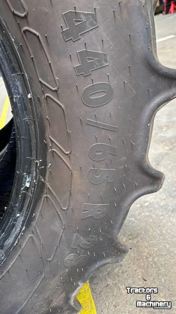 Räder, Reifen, Felgen & Distanzringe Mitas 440/65R28