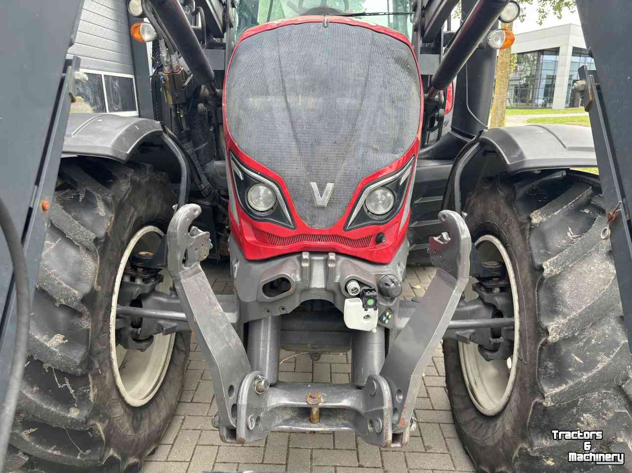 Schlepper / Traktor Valtra N104 Active