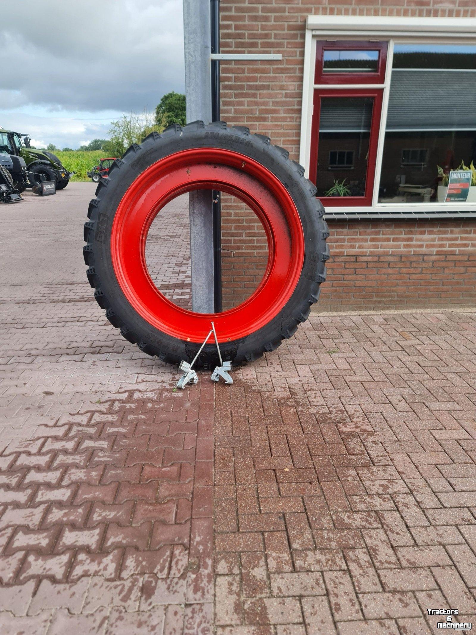 Räder, Reifen, Felgen & Distanzringe  DUBBELLUCHT 270/85R54 NAAST 650/65R42