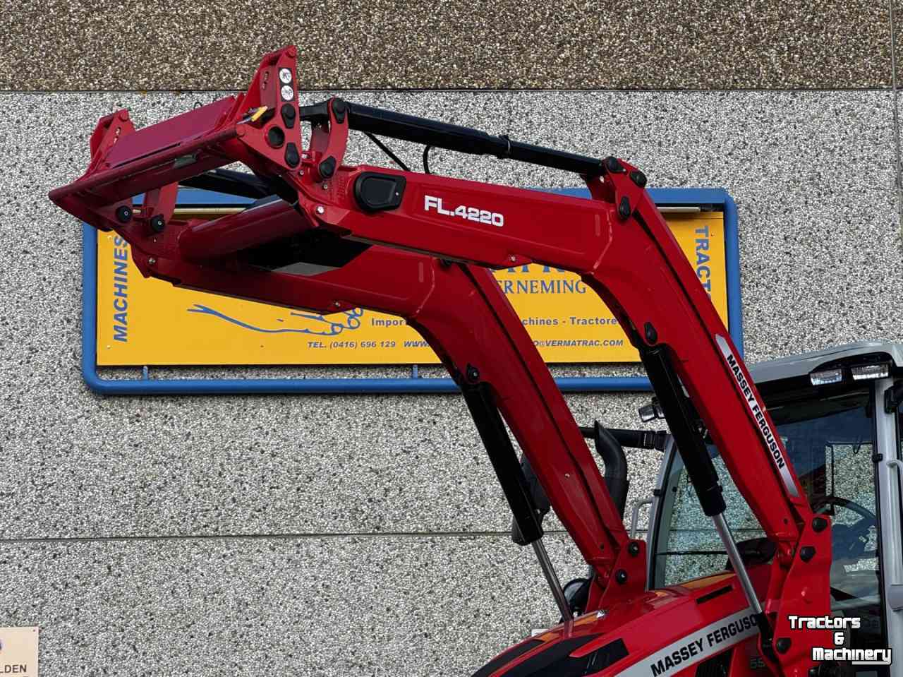 Schlepper / Traktor Massey Ferguson 5S145 EFFICIENT, DYNA 6, Stage V vol geveerd voorlader FL4220,  467 uren!!