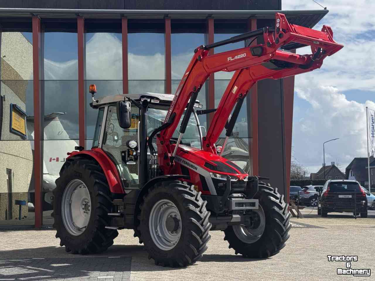Schlepper / Traktor Massey Ferguson 5S145 EFFICIENT, DYNA 6, Stage V vol geveerd voorlader FL4220,  467 uren!!