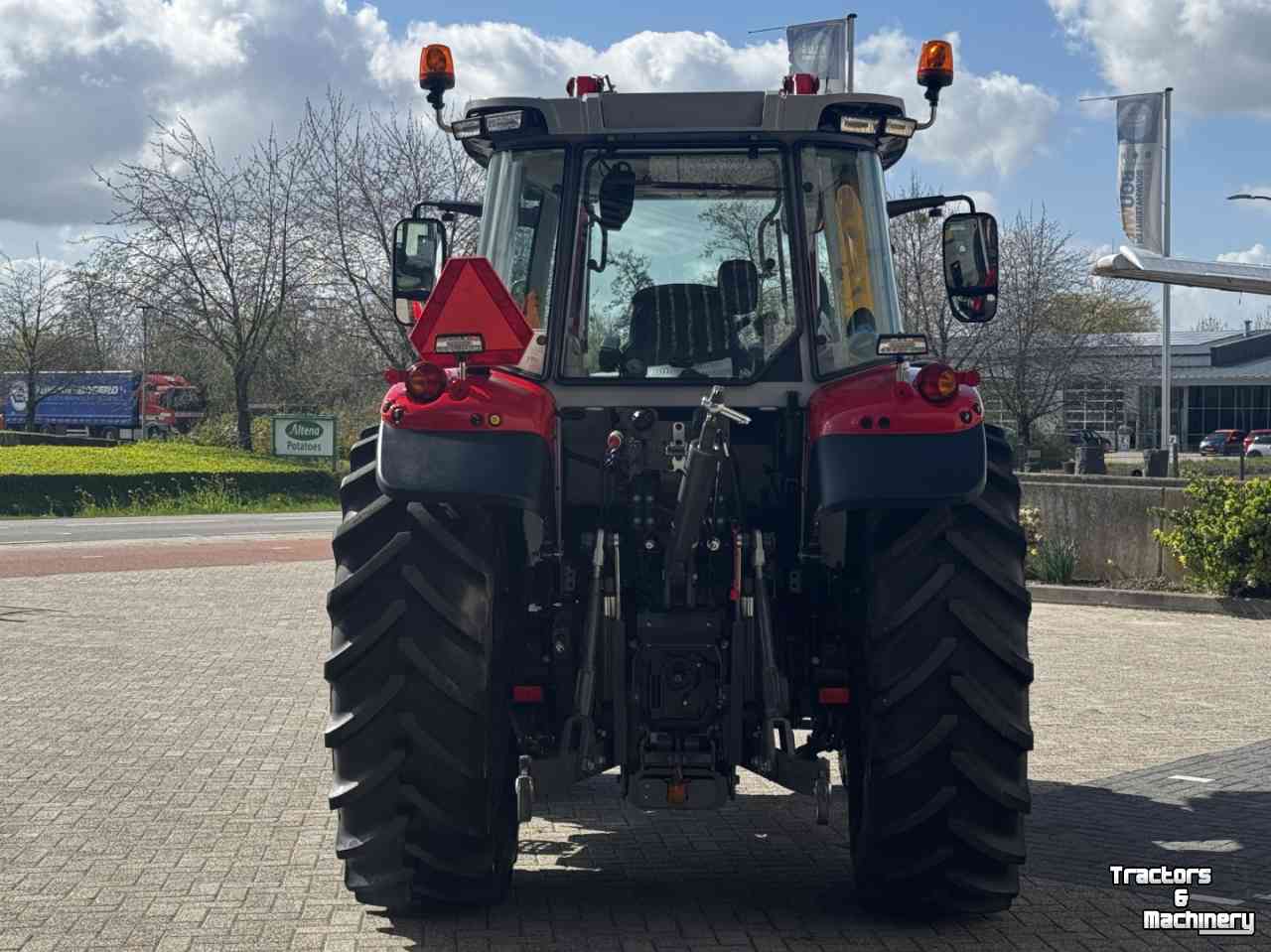 Schlepper / Traktor Massey Ferguson 5S145 EFFICIENT, DYNA 6, Stage V vol geveerd voorlader FL4220,  467 uren!!