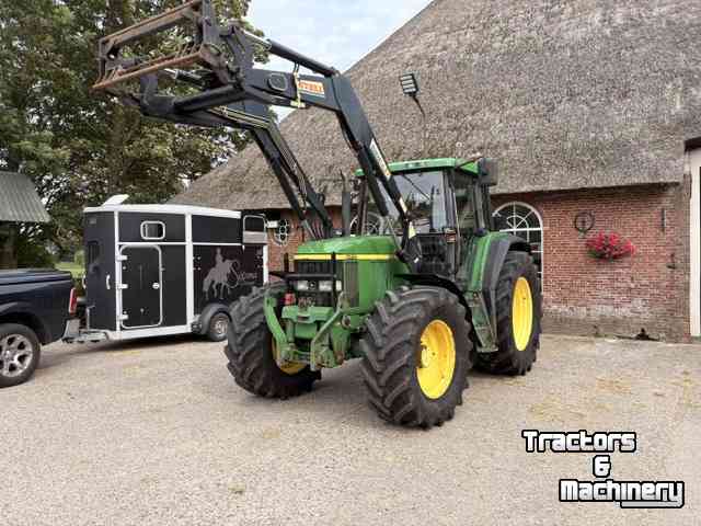 Schlepper / Traktor John Deere 6810