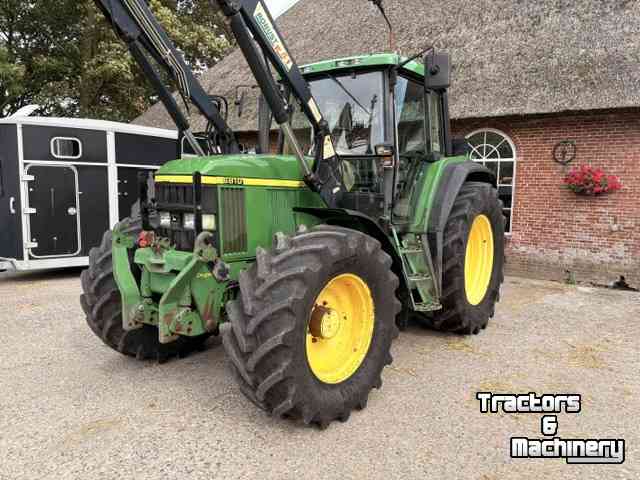Schlepper / Traktor John Deere 6810