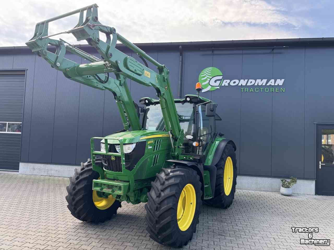 Schlepper / Traktor John Deere 6105R