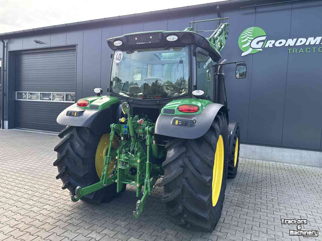 Schlepper / Traktor John Deere 6105R