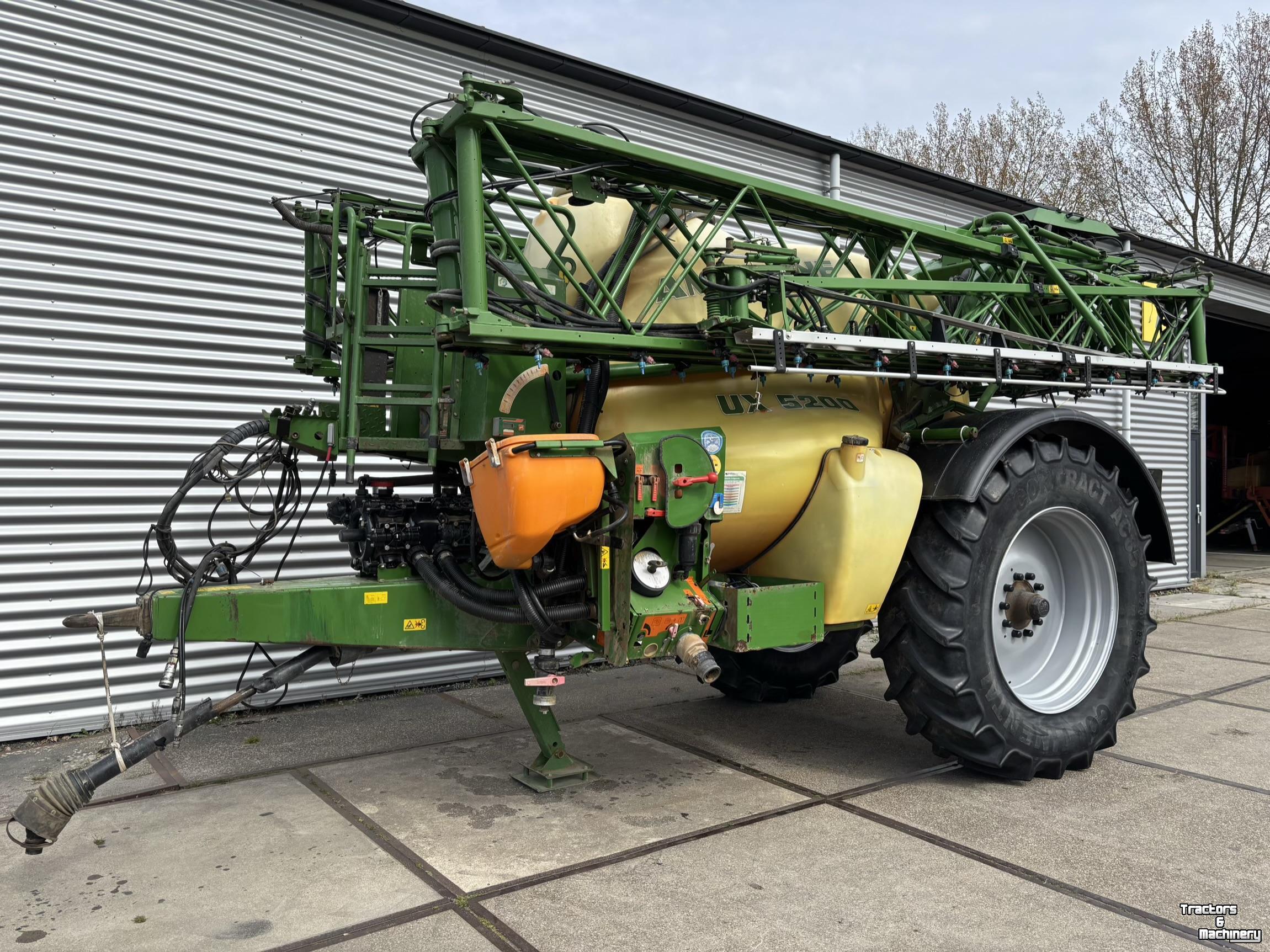 Feldspritze Amazone UX5200