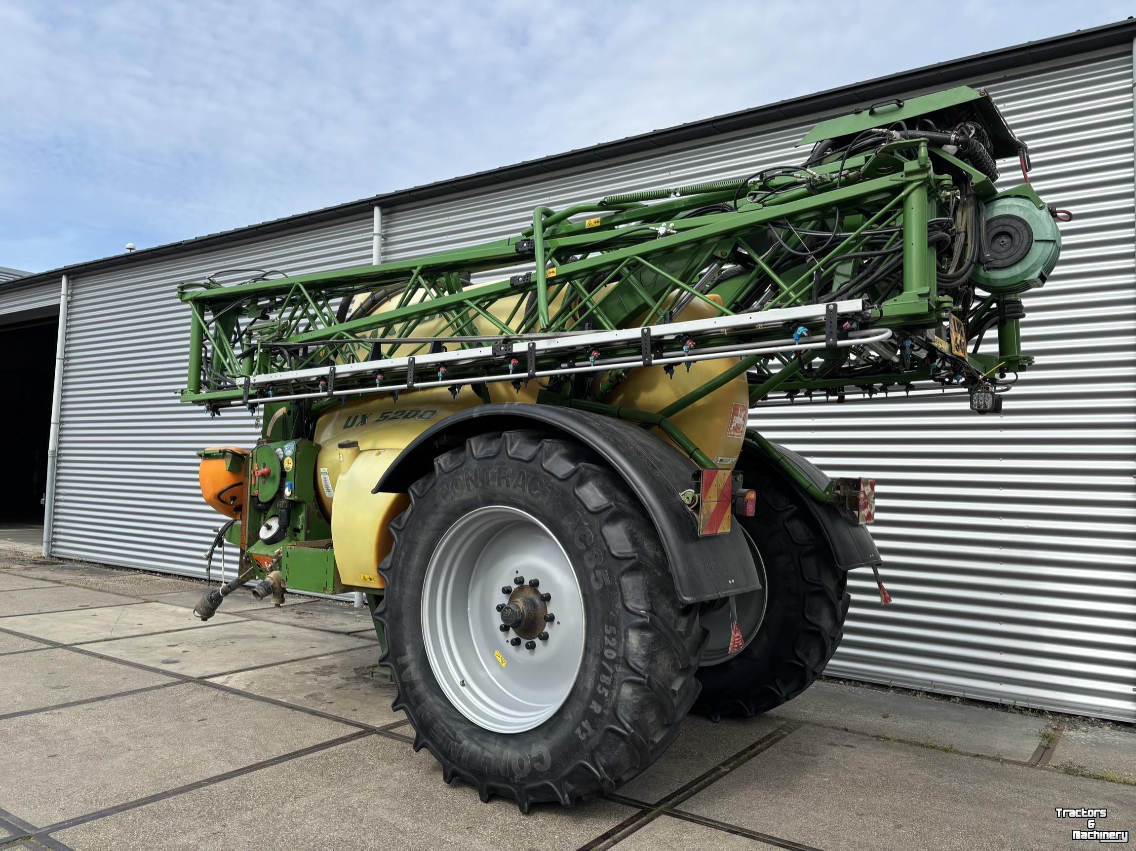 Feldspritze Amazone UX5200