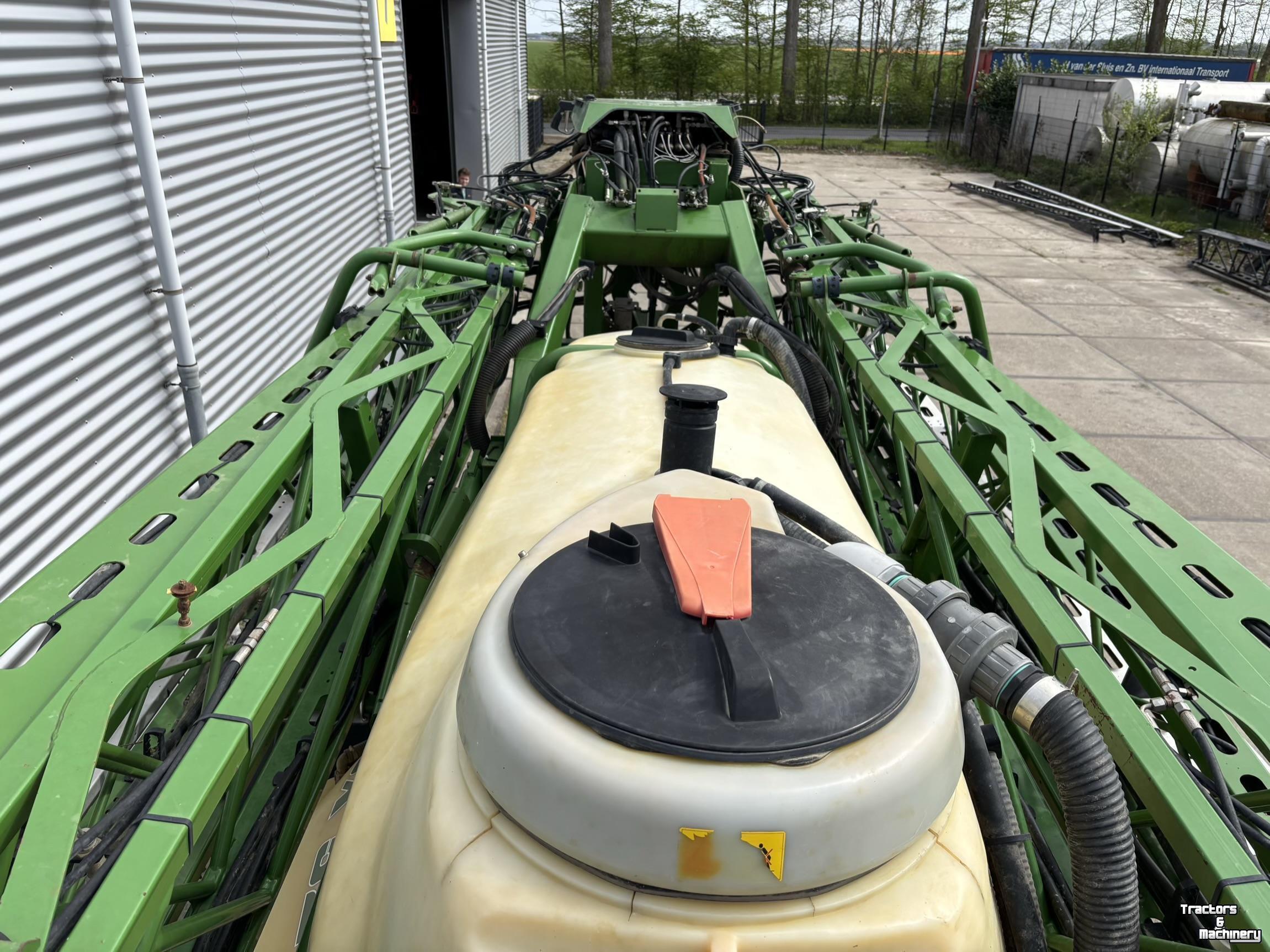 Feldspritze Amazone UX5200