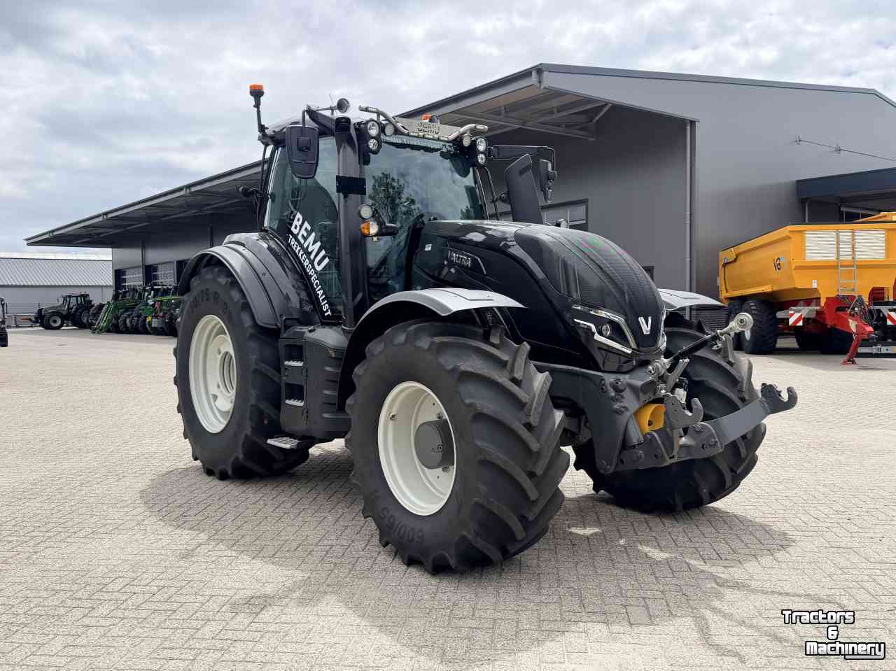 Schlepper / Traktor Valtra T235 Direct Smart Touch