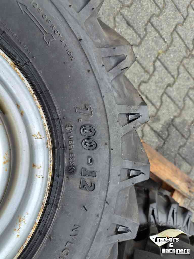 Räder, Reifen, Felgen & Distanzringe BKT 4x BKT 7.00-12 met velg