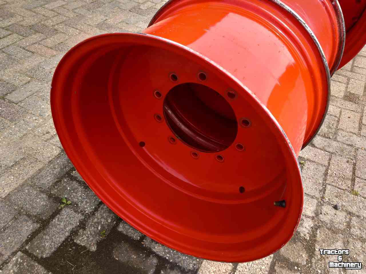 Räder, Reifen, Felgen & Distanzringe Fendt velgenset 18x28 en 23x38