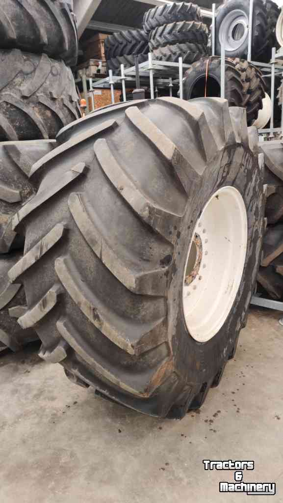Räder, Reifen, Felgen & Distanzringe New Holland 800/65R32 Michelin XM28