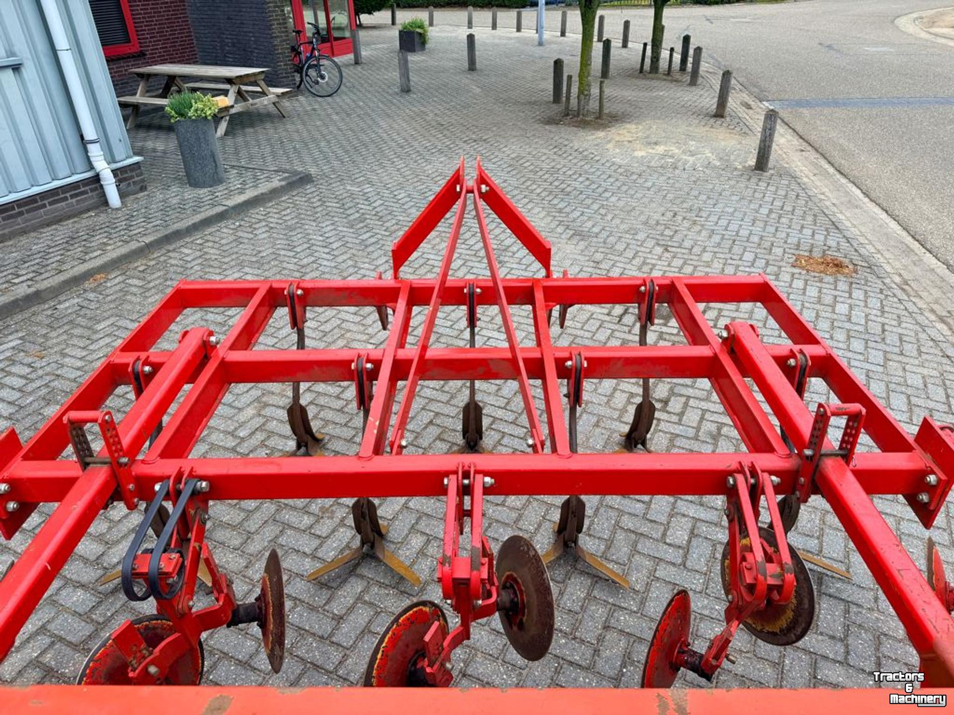 Grubber Knoche SG- M730 S Cultivator + Saxonia Zaaier