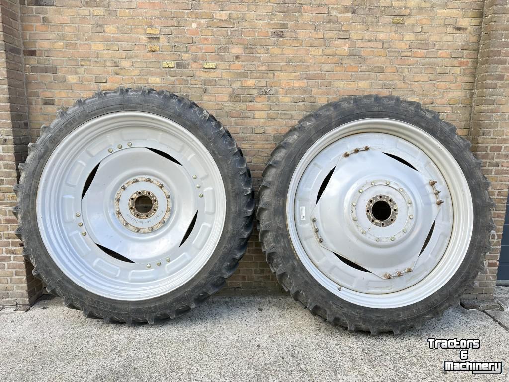 Räder, Reifen, Felgen & Distanzringe Kleber 270/95R54