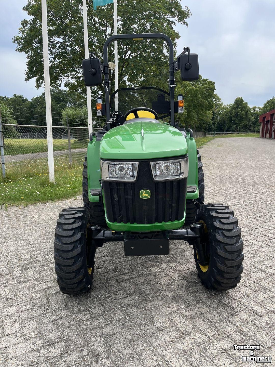 Obsttraktor John Deere 3025E