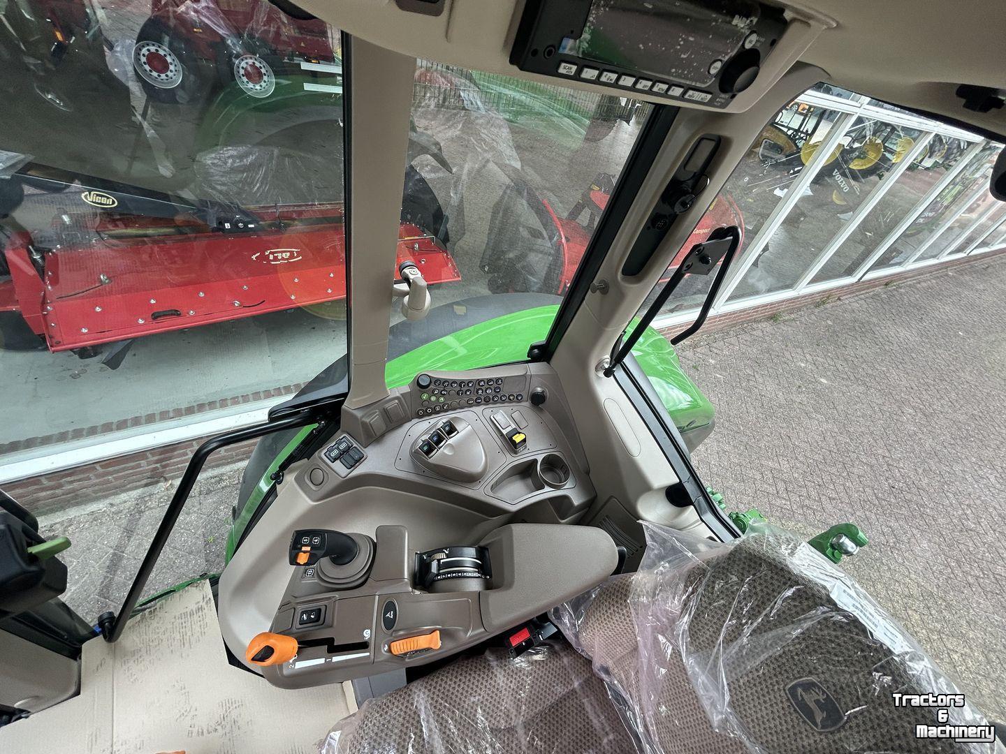 Schlepper / Traktor John Deere 6M 125