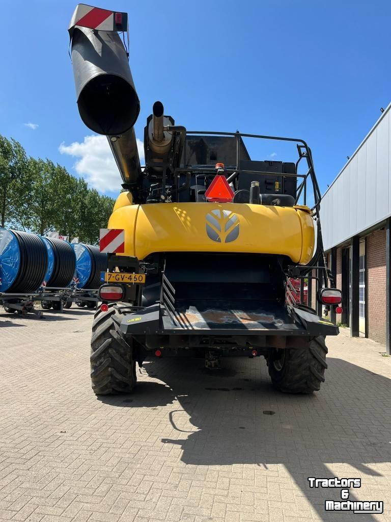 Mähdrescher New Holland CR 8.80