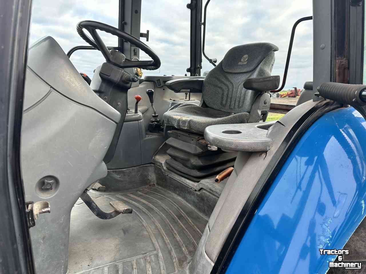 Schlepper / Traktor New Holland TS90