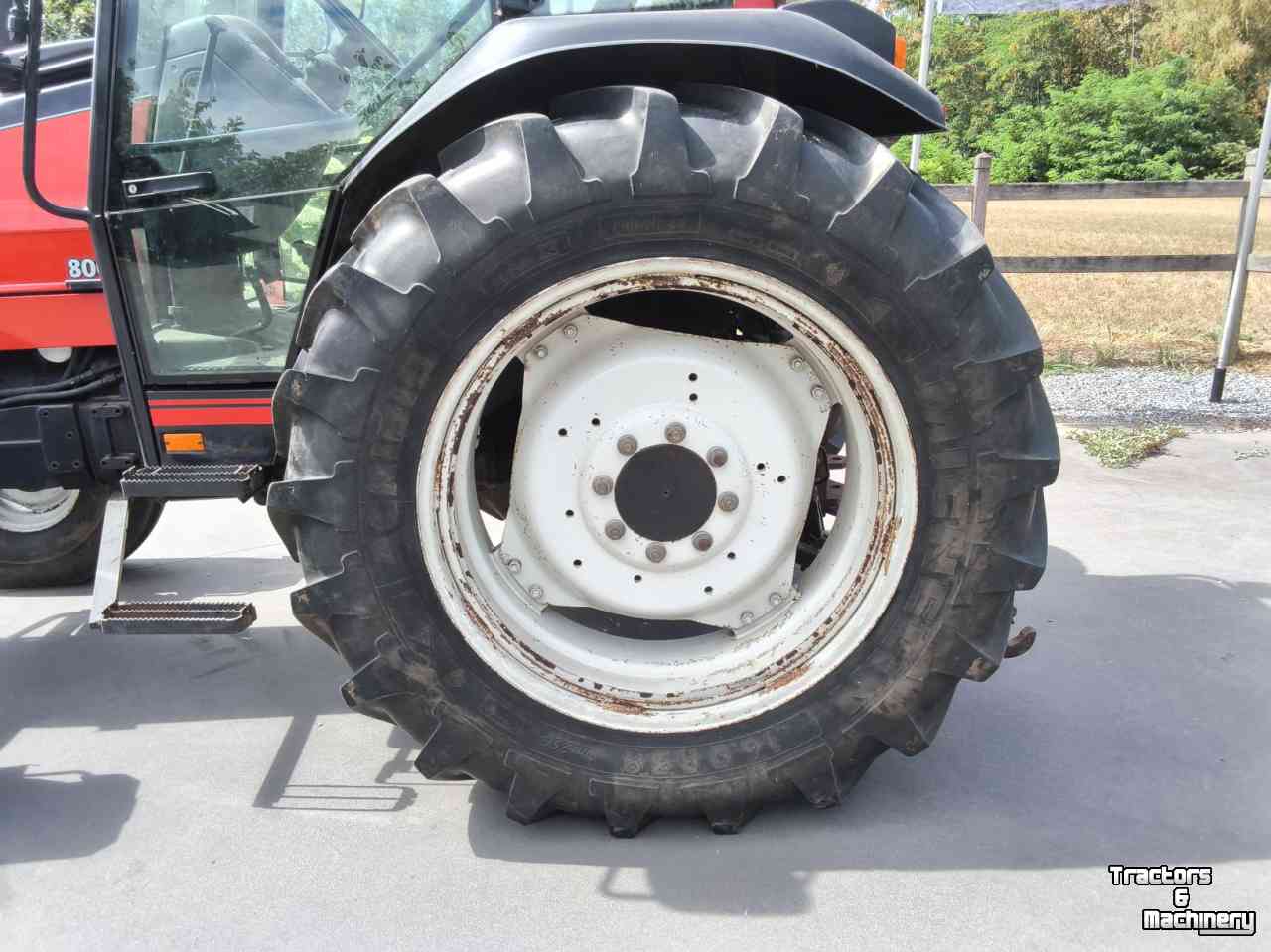 Schlepper / Traktor Valtra 800