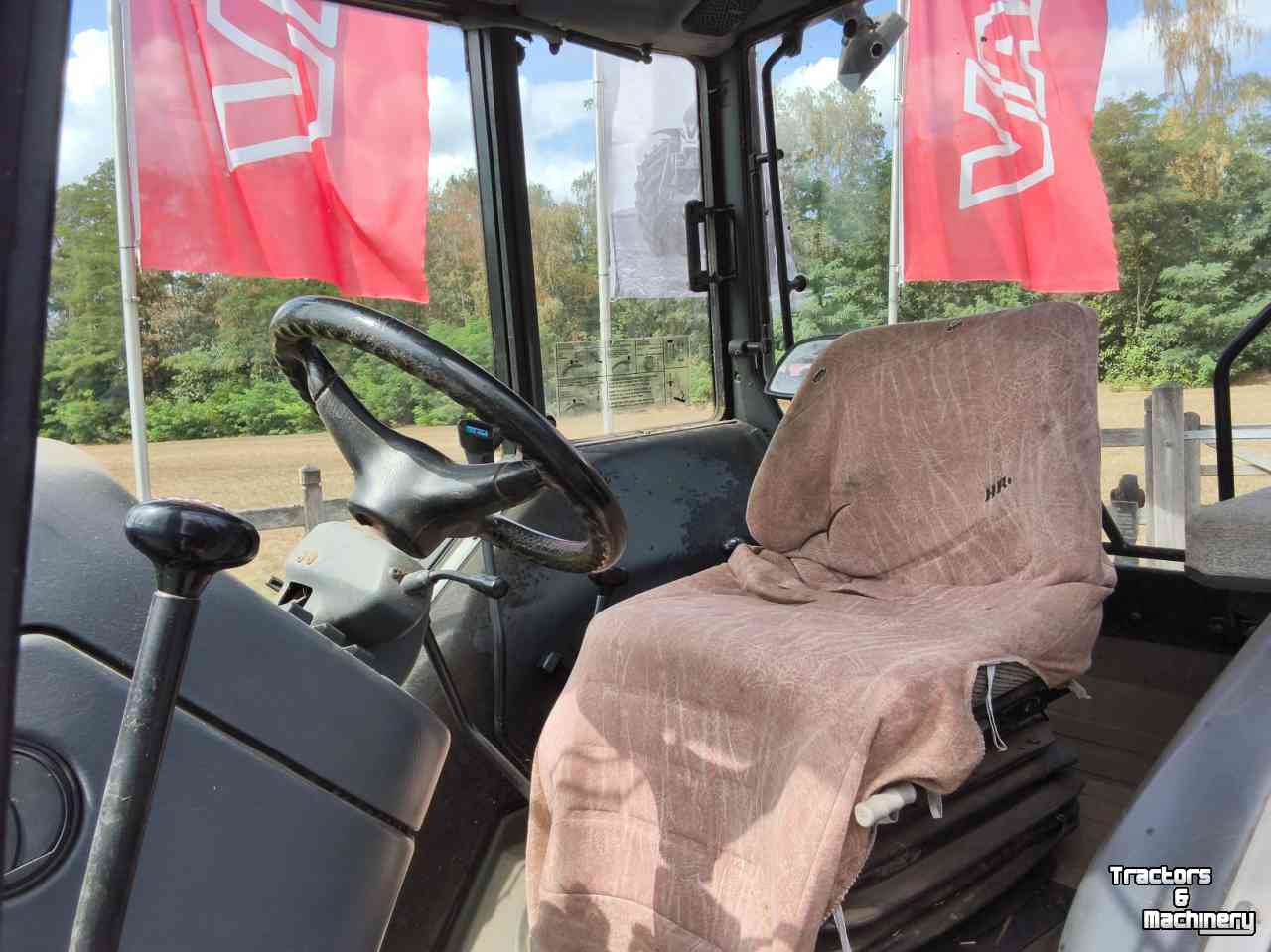 Schlepper / Traktor Valtra 800