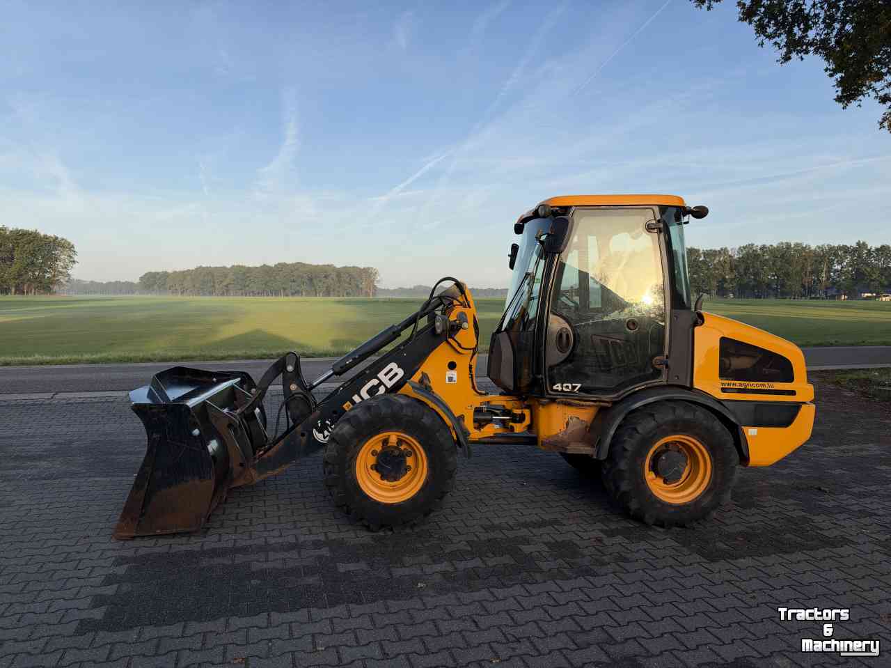 Radlader JCB 407