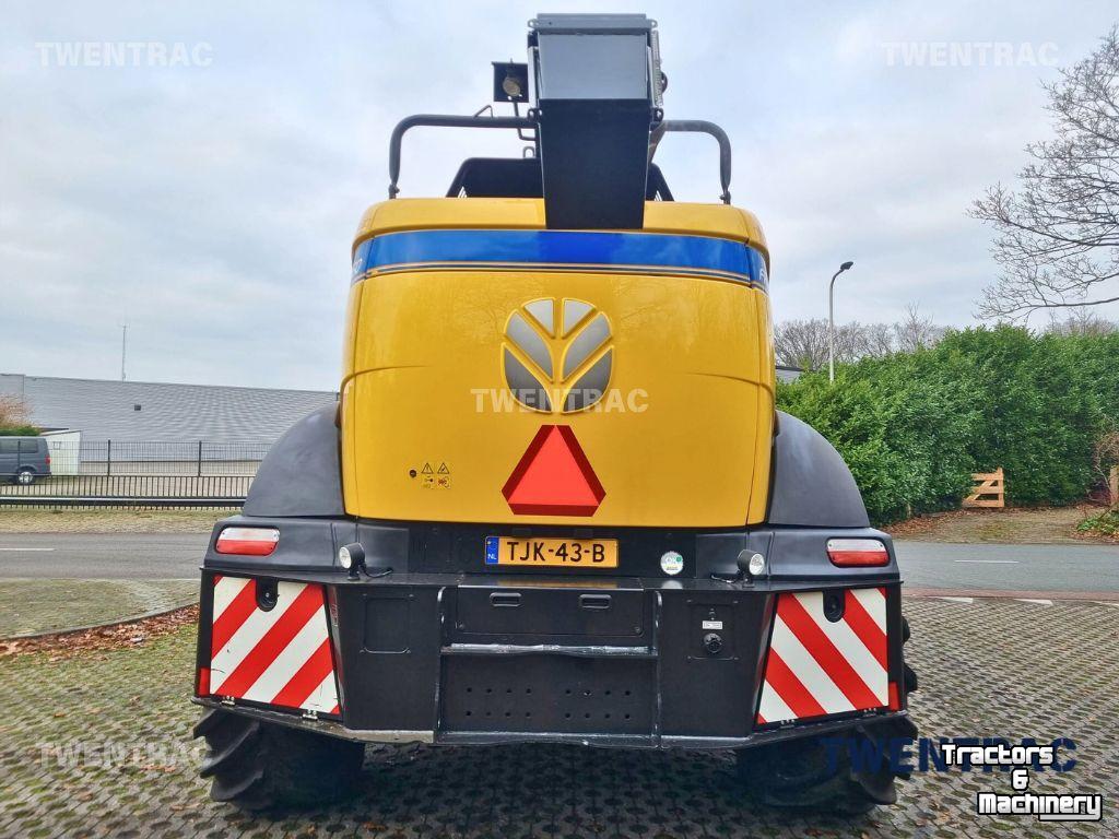 Feldhäcksler New Holland FR 550