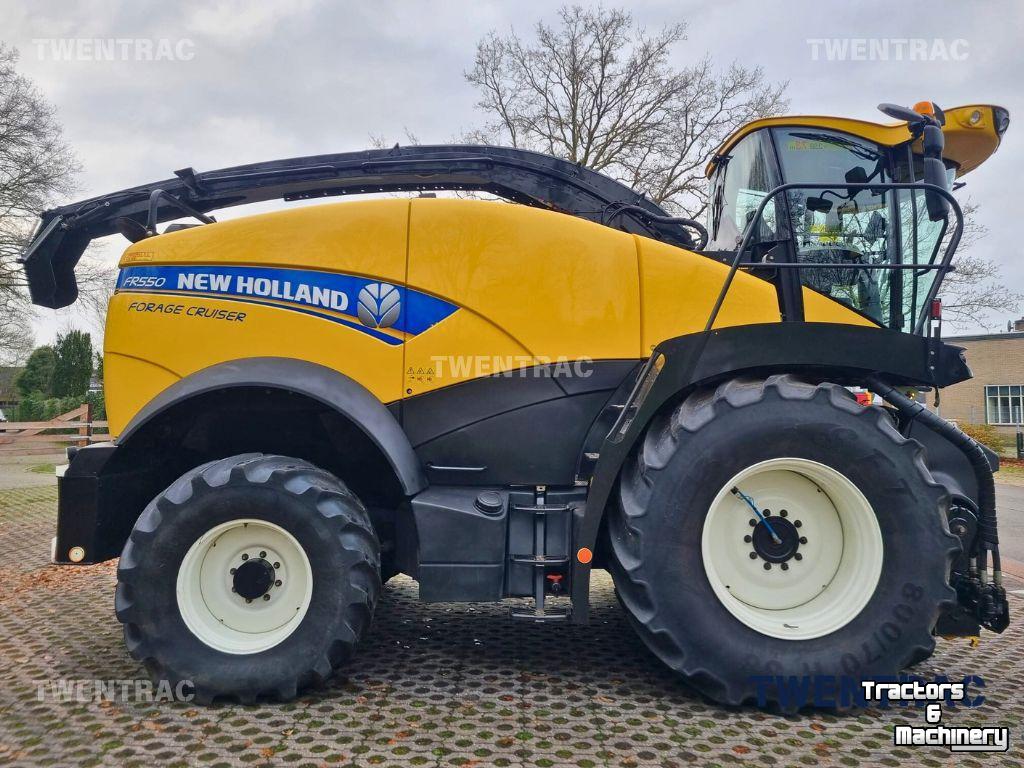 Feldhäcksler New Holland FR 550 hakselaar