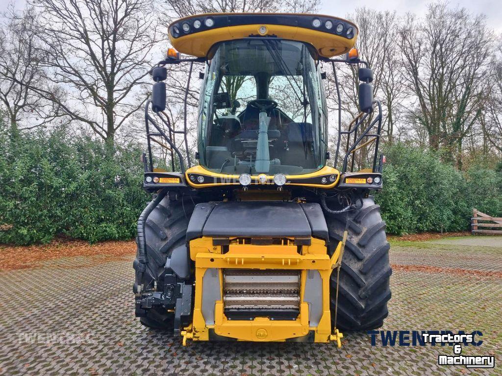 Feldhäcksler New Holland FR 550