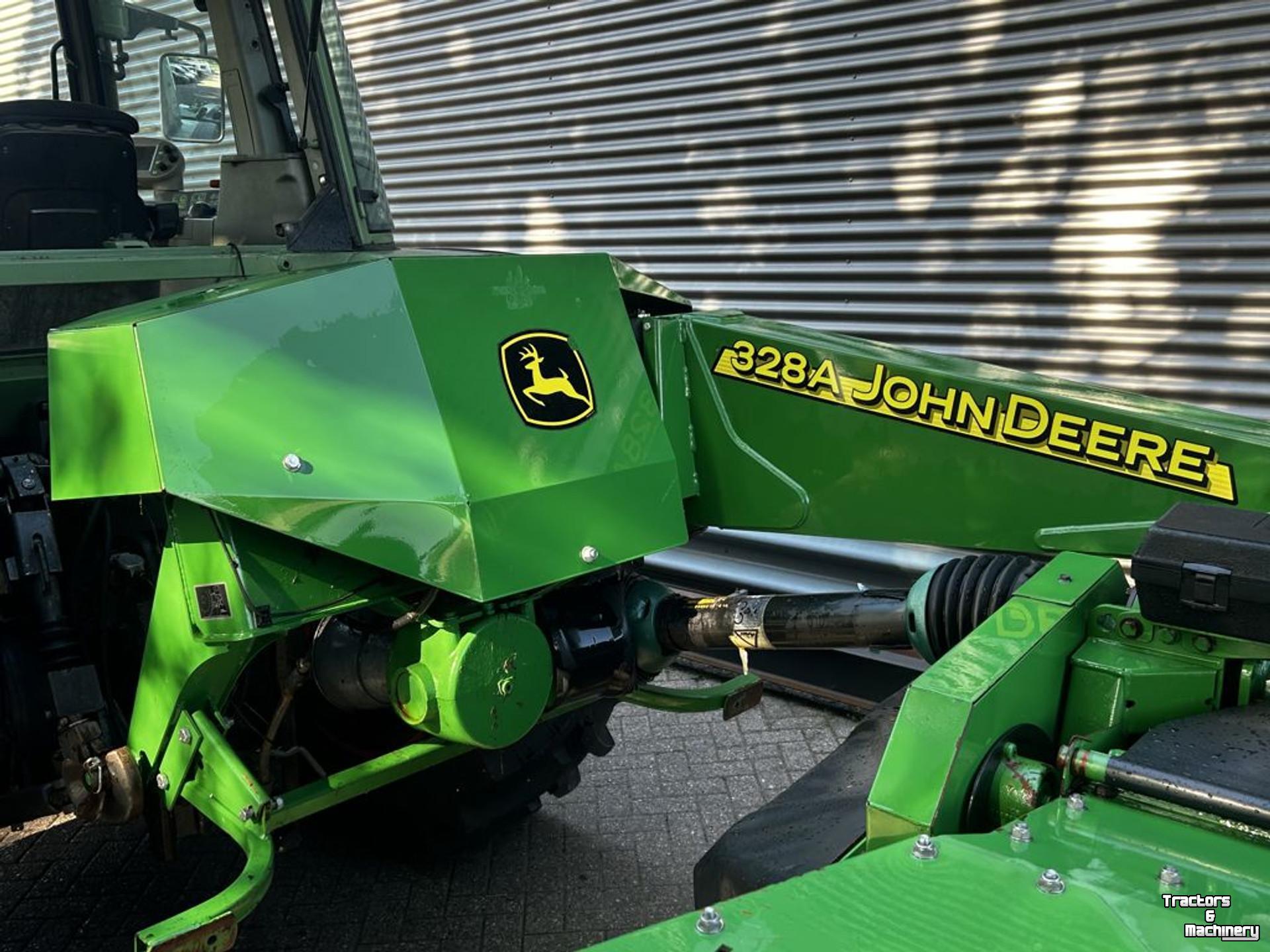 Mähwerk John Deere 328A